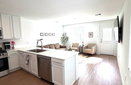 New Caney House | Charming 3-bedroom house in peaceful New Caney with full kitchen and laundry