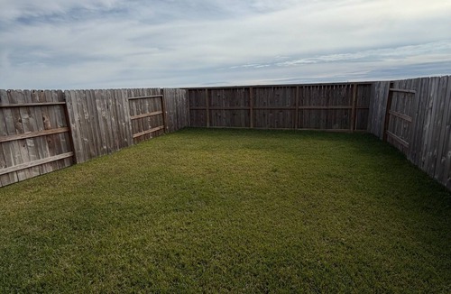New Caney House | Charming 3-bedroom house in peaceful New Caney with full kitchen and laundry