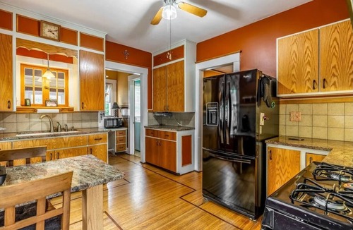 East Irondequoit House | Charming 3-bedroom house in Rochester 2 min form waterfront & other activities