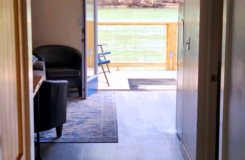 Meadow Bridge House | Charming 3 bedroom home on the New River