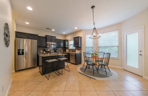 McNeil House | Charming 3 Bedroom Home in North Austin
