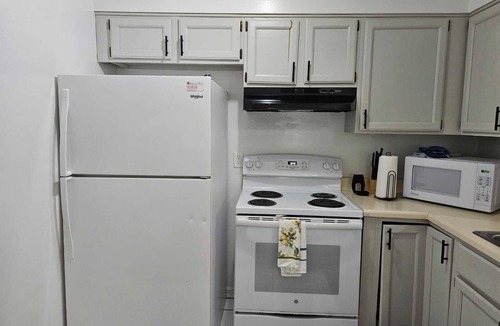 Bartlett House | Charming 3-bedroom Home - near BARTLETT-Comfortable & Convenient.
