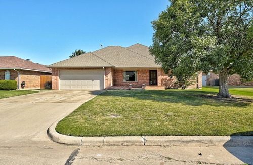 Del City House | Charming 3-bedroom house with AC, WiFi in Del City