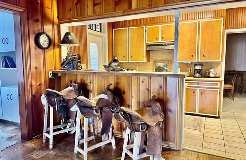 El Campo House | Charming 3-bedroom house in serene El Campo with AC