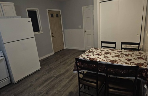 Glenview House | Charming 3-bedroom house with WiFi and AC in brilliant Glenview