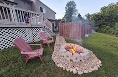 Harrison House | Charming 3-bedroom house with AC in the Country