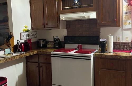 Kingston House | Charming 3-bedroom house with AC and WiFi at Lake Texoma