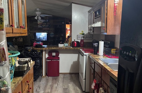 Kingston House | Charming 3-bedroom house with AC and WiFi at Lake Texoma