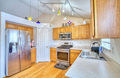 Longmont House | Charming 3-bedroom house in delightful Longmont with WiFi, AC