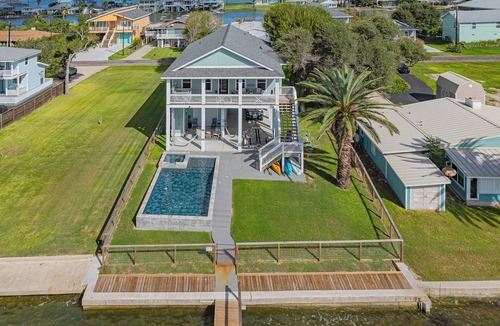 Rockport House | Charming 3-bedroom house in Rockport with WiFi, AC, O/DR Elevator, & Boat Lift!