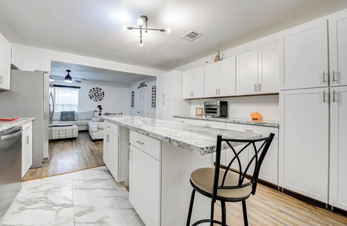 Anahuac House | Charming 3-bedroom house with AC in Anahuac