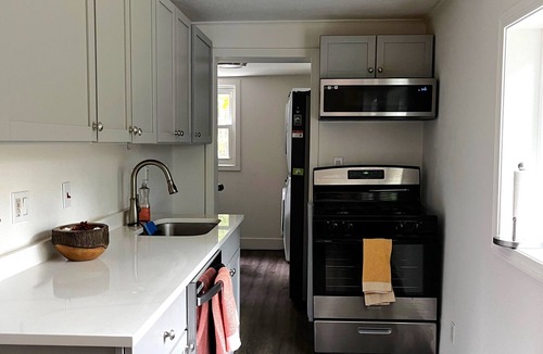 Ashland House | Charming 3-bedroom house in delightful Ashland for your getaway