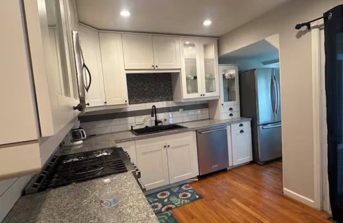Manchester House | Charming 3-bedroom house in delightful Ballwin and basement is not included