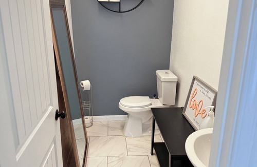 Baytown House | Charming 3-bedroom house in tranquil Baytown with AC