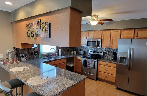 Clinton House | Charming 3-bedroom house with WiFi and AC. Centrally-located in Clinton