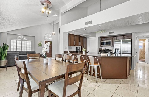 El Paso House | Charming 3 bedroom house with WiFi, AC beautiful backyard and pool.