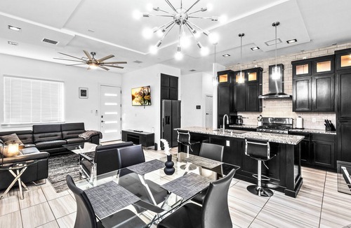 Biggs Field House | Charming 3-bedroom house in fantastic El Paso with AC, WiFi