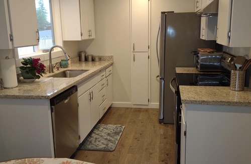 Everett House | Charming 3-bedroom house Near Everett Mall.
