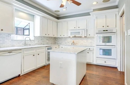 Houston House | Charming 3-bedroom house with WiFi, AC in superb Houston