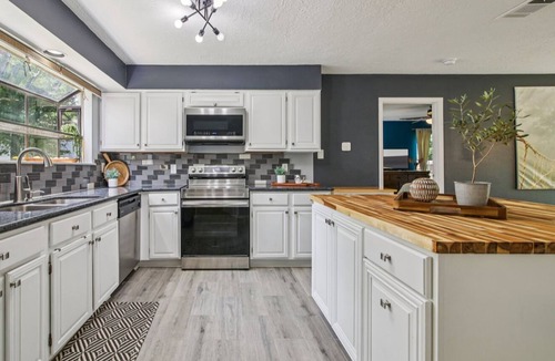 Kingwood House | Charming 3-bedroom house with WiFi, AC in fabulous Houston
