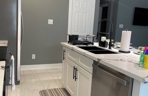 Northside House | Charming 3-bedroom house in marvelous Houston with AC, WiFi
