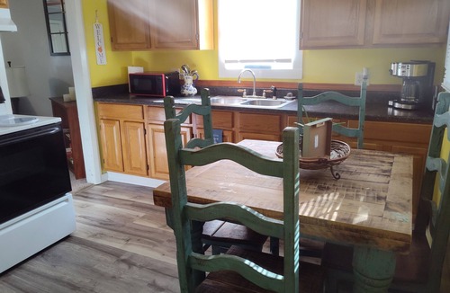 Licking House | Charming 3-bedroom house in Licking, MO