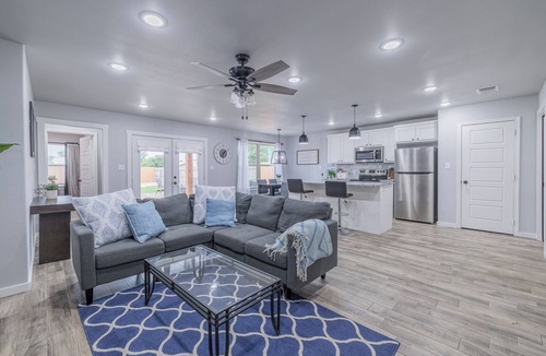 Lubbock House | Charming 3-bedroom house near West End Shopping Center!