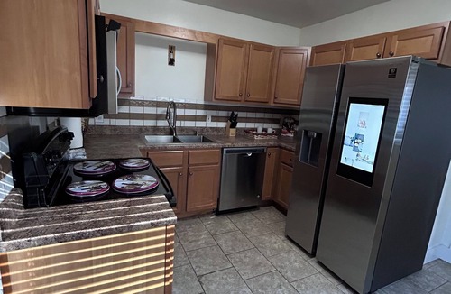 Central Gardens House | Charming 3-bedroom house with AC and WiFi in Charming Midtown Memphis Area