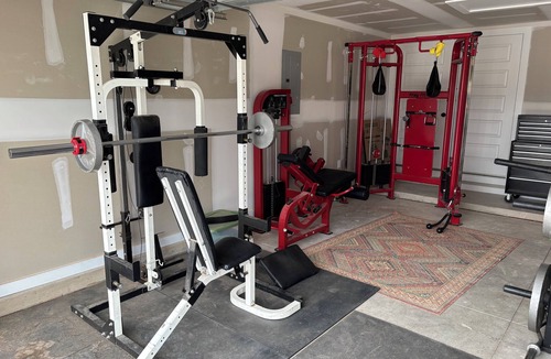 Midland House | Charming 3-bedroom house with WiFi, AC in delightful Midland with a full gym