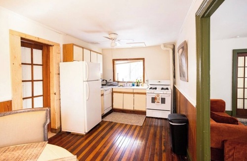 Milford House | Charming 3-bedroom house with a Pool, WiFi, AC 5 minutes from the Dreams Park