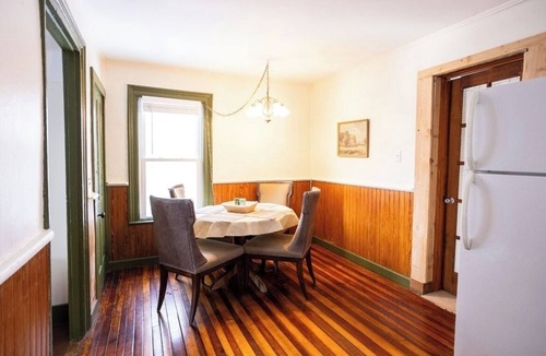 Milford House | Charming 3-bedroom house with a Pool, WiFi, AC 5 minutes from the Dreams Park