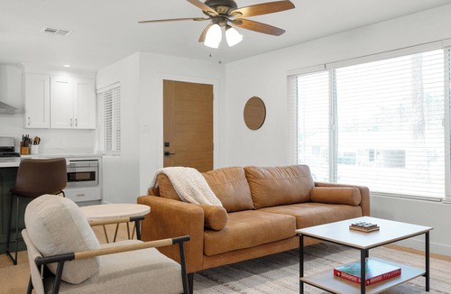 North Mountain House | Charming 3-bedroom house with AC, WiFi in Sunnyslope!