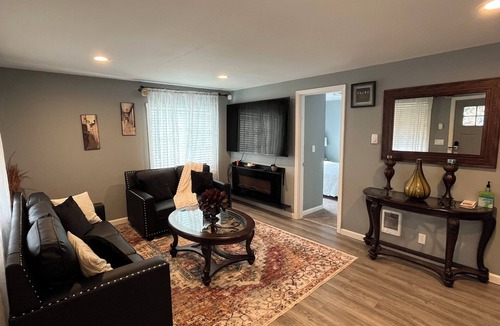 Bryn Mawr-Skyway House | Charming 3-bedroom house in lovely Seattle with Wifi