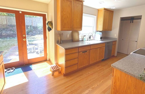 Ravenna House | Charming 3-bedroom house with AC in Seattle