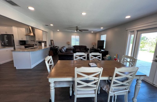 Sebring House | Charming 3-bedroom house with AC and WiFi in delightful Sebring on 2 acres.