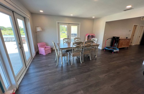 Sebring House | Charming 3-bedroom house with AC and WiFi in delightful Sebring on 2 acres.