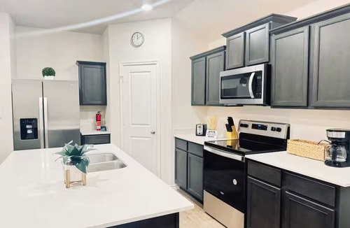 Sherman House | Charming 3-bedroom house with AC and WiFi in pleasant Sherman