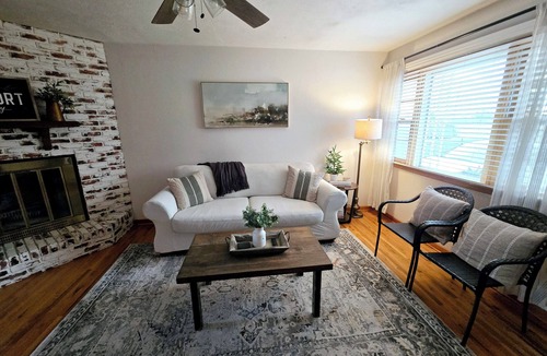 Ulysses House | Charming 3-bedroom house with sunset views in Ulysses