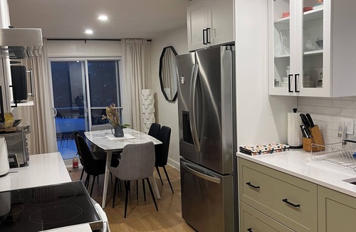 Ottawa Division House | Charming 3-bedroom house in Ottawa with cool AC breeze. Family friendly