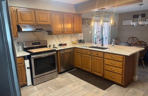 Adkins House | Charming 3-bedroom house with WiFi and AC in St. Hedwig