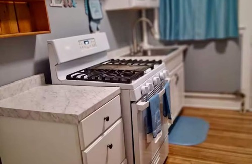 Albany House | Charming 3-bedroom house with pool table