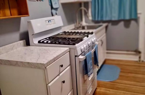 Albany House | Charming 3-bedroom house with pool table