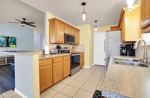 Altus House | Charming 3-bedroom house in tranquil Altus with AC by Altus TDY House