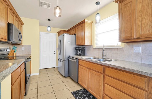 Altus House | Charming 3-bedroom house in tranquil Altus with AC by Altus TDY House
