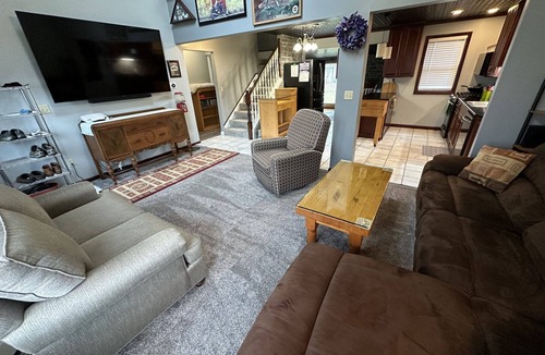 Lake Erie Beach House | Charming 3-bedroom house with WiFi, A/C on Lakeside Rd in Angola, NY