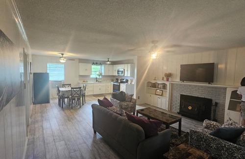 Canton House | Charming 3-bedroom house with WiFi and AC in cool Canton