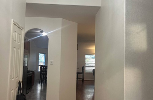 Conroe House | Charming 3-bedroom house with AC and fitness room in Conroe