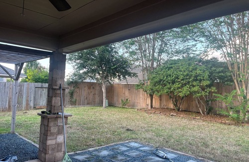 Conroe House | Charming 3-bedroom house with AC and fitness room in Conroe