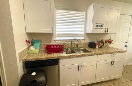 Dallas House | Charming 3-bedroom house with WiFi and AC in fabulous Dallas