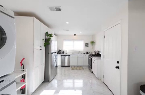 Dallas House | Charming 3-bedroom house in lovely East Dallas with AC and Plenty of Space